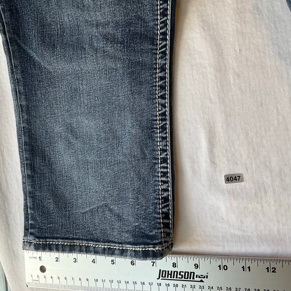 Maurices Women Capri Jeans size 34 Blue Mid Rise Stretch Exclusive of Decoration - Picture 5 of 11